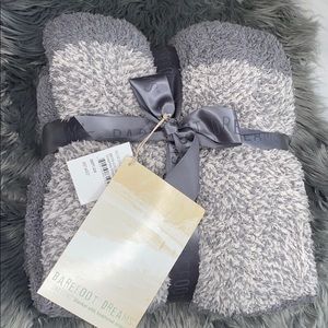 Barefoot dreams cozy chic blanket new with tags